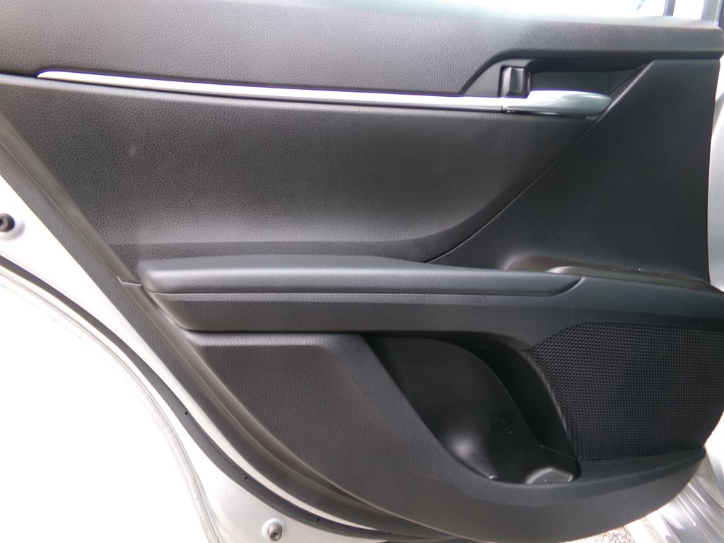 2023 Toyota Camry SE photo