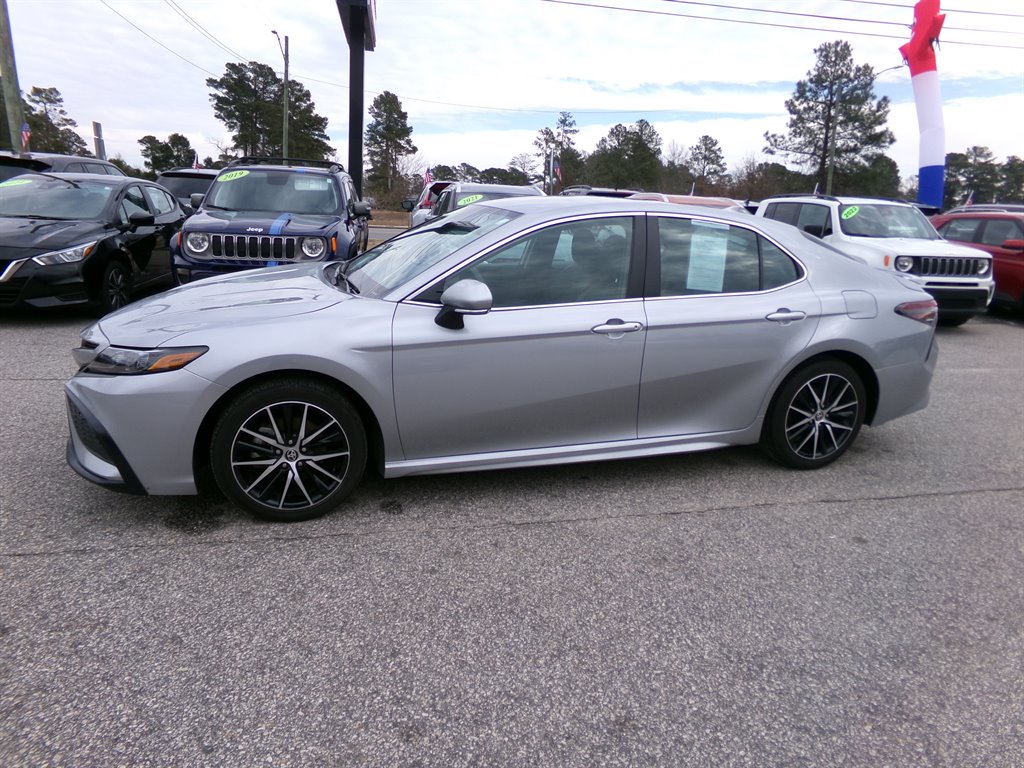 2023 Toyota Camry SE photo