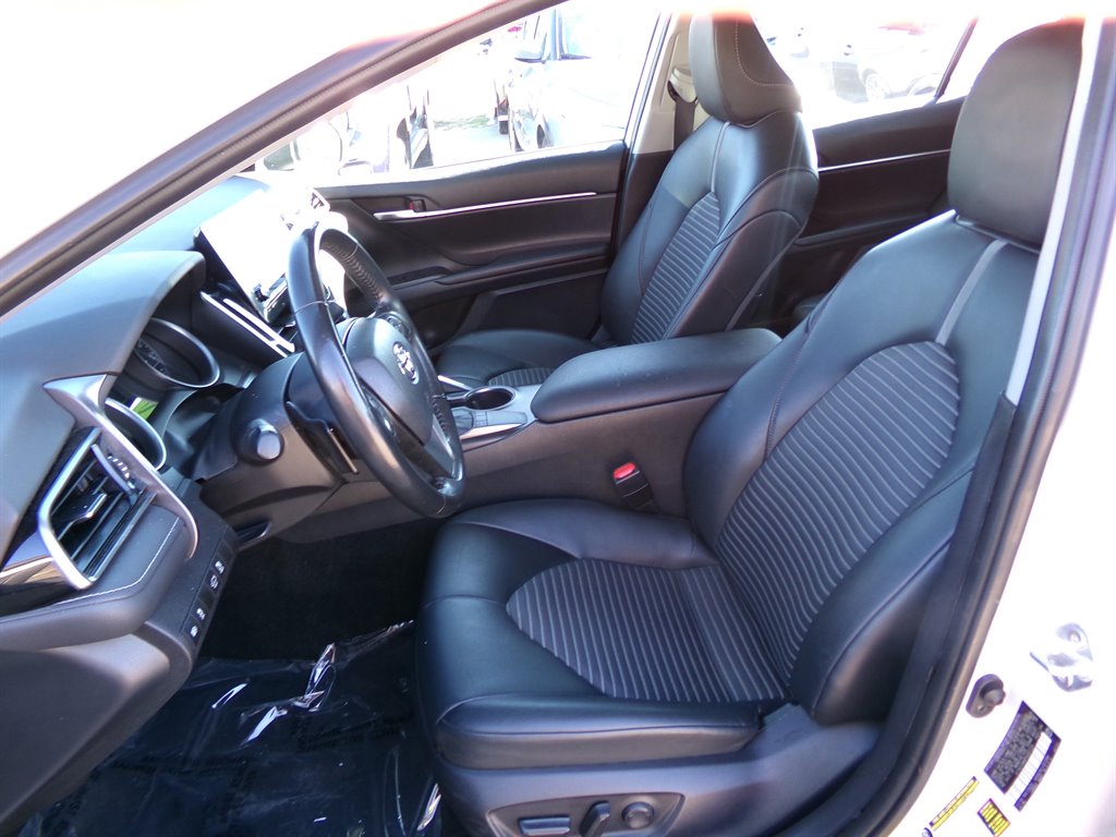 2023 Toyota Camry SE photo