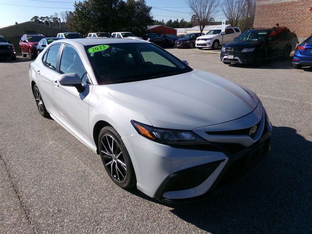 2023 Toyota Camry SE photo