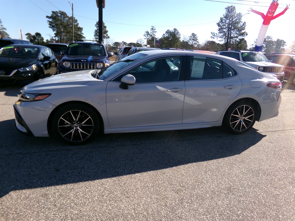 2023 Toyota Camry SE photo