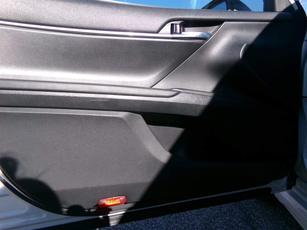2023 Toyota Camry SE photo