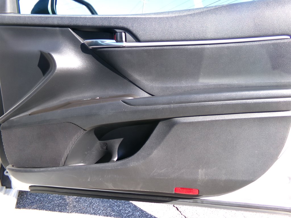 2023 Toyota Camry SE photo