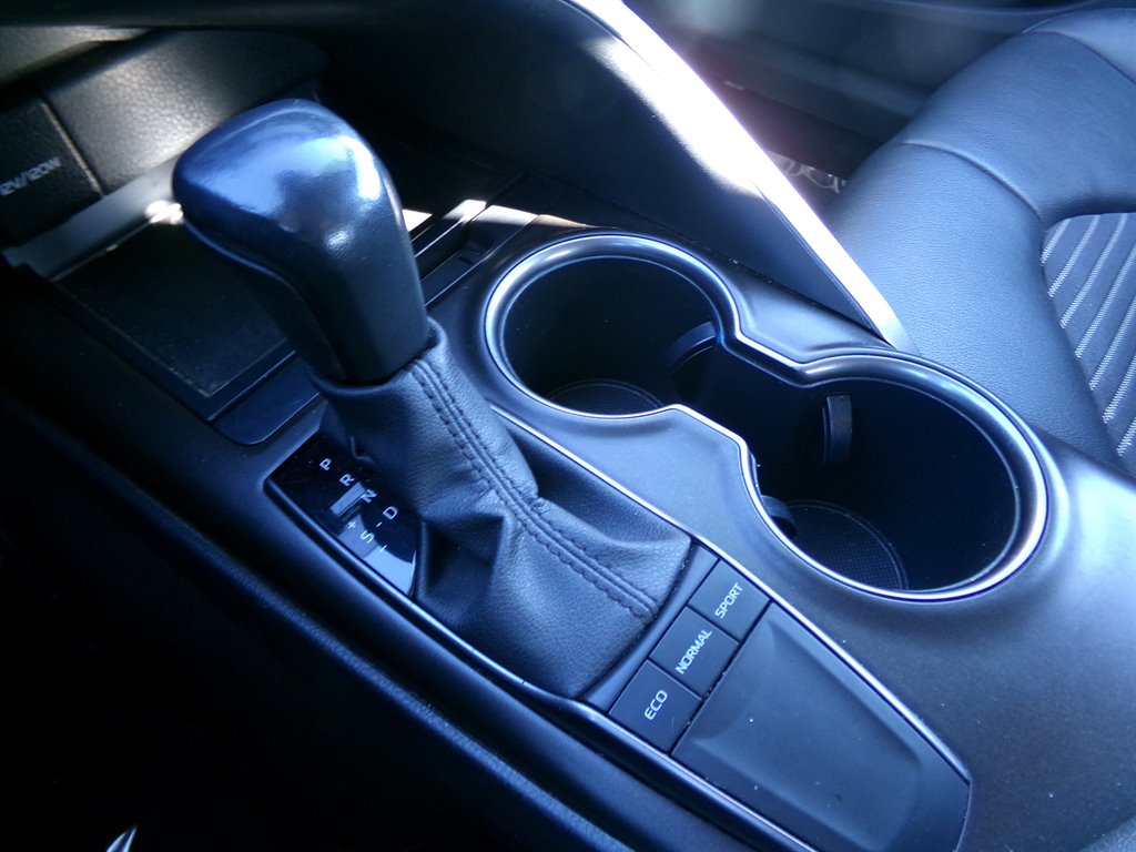 2023 Toyota Camry SE photo