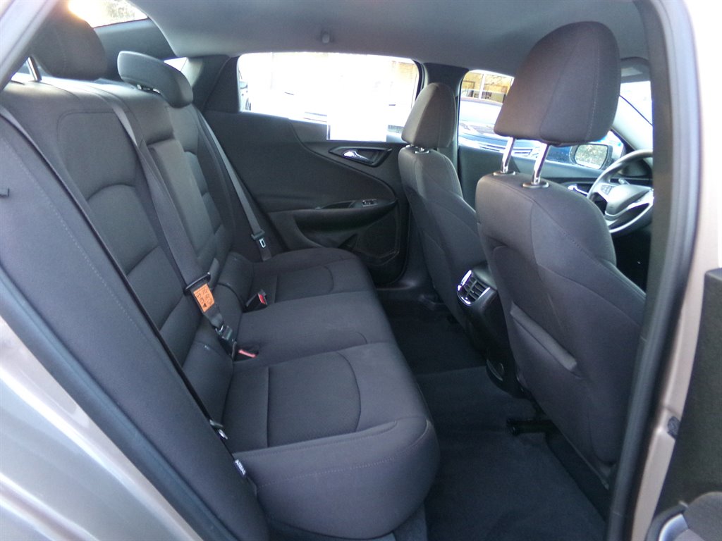 2023 Chevrolet Malibu 1LT photo