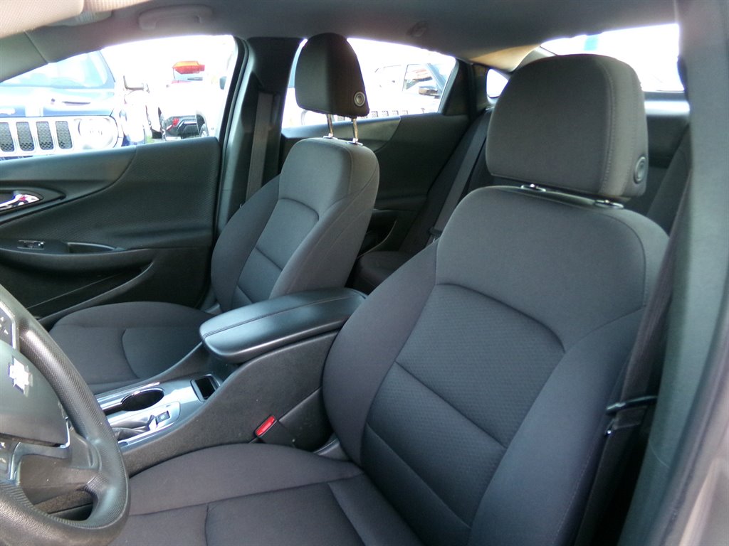 2023 Chevrolet Malibu 1LT photo