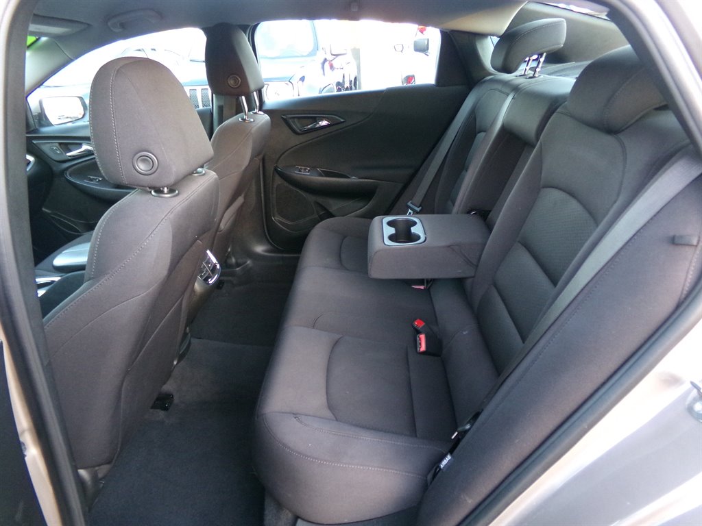 2023 Chevrolet Malibu 1LT photo