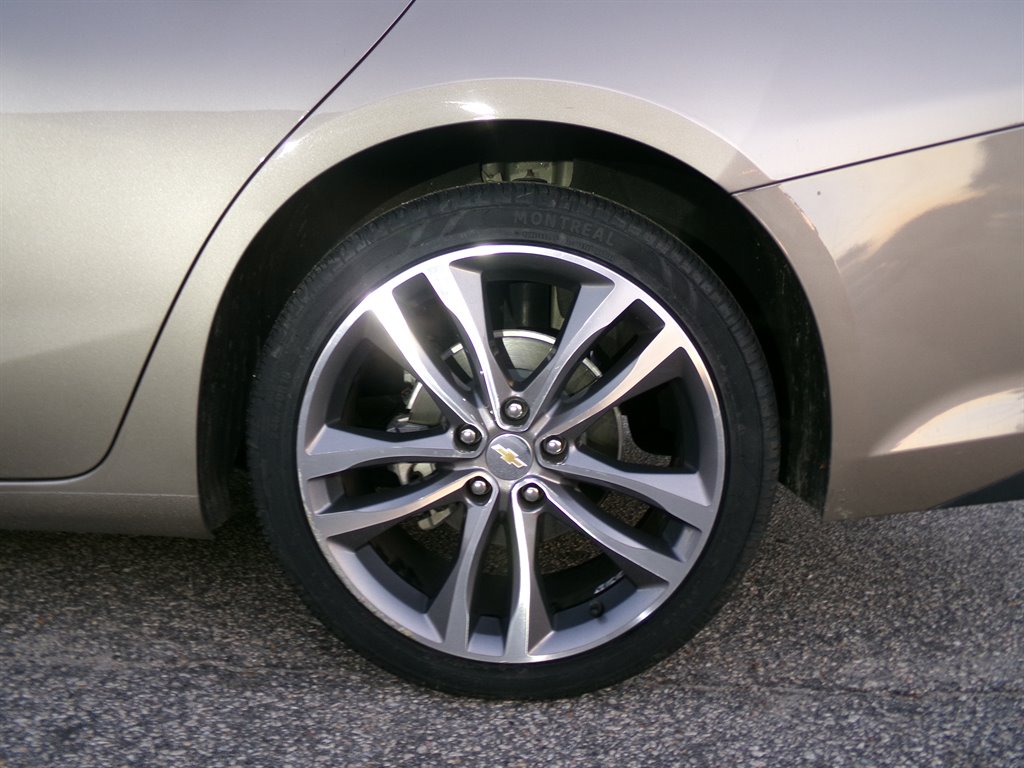 2023 Chevrolet Malibu 1LT photo