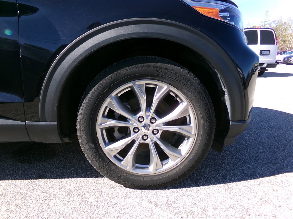 2022 Ford Explorer Limited photo