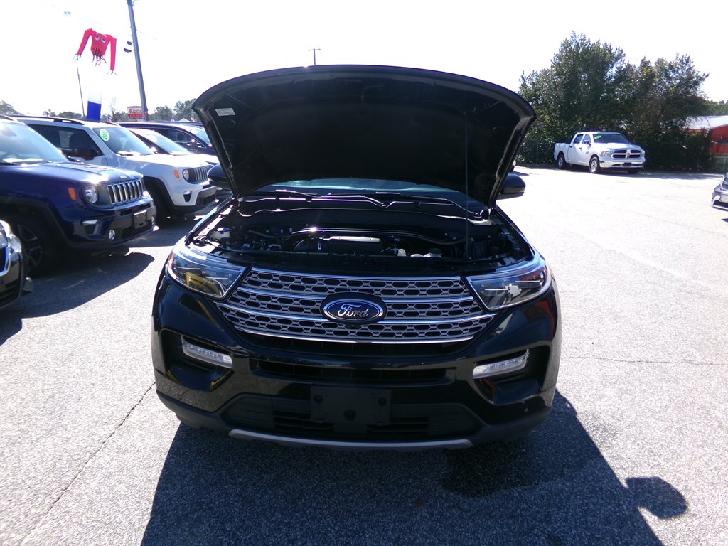 2022 Ford Explorer Limited photo