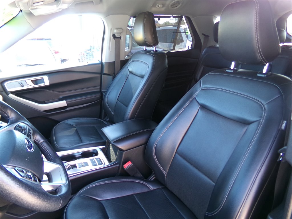 2022 Ford Explorer Limited photo