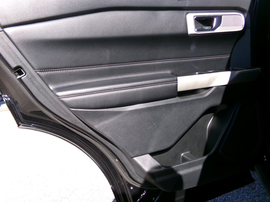 2022 Ford Explorer Limited photo