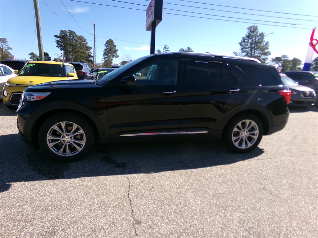 2022 Ford Explorer Limited photo