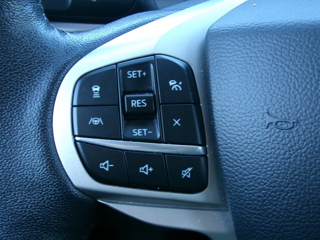 2022 Ford Explorer Limited photo