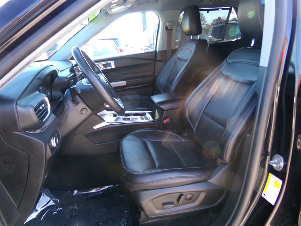 2022 Ford Explorer Limited photo