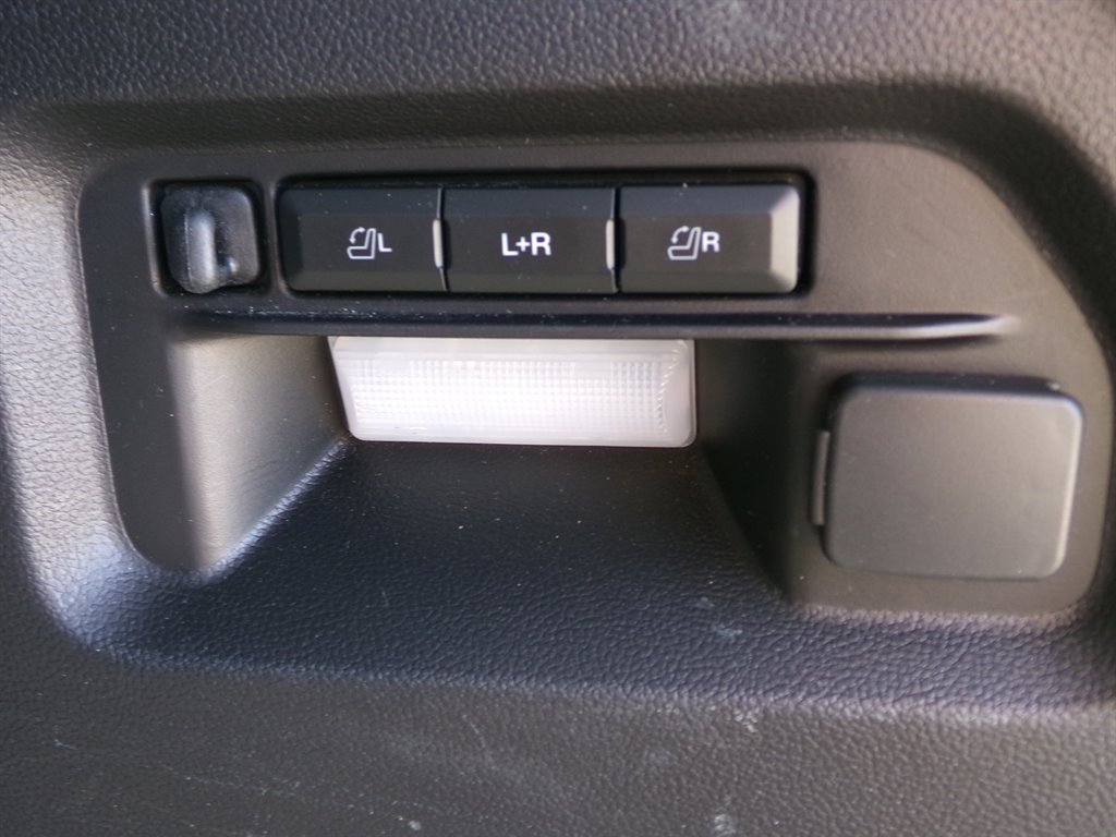 2022 Ford Explorer Limited photo