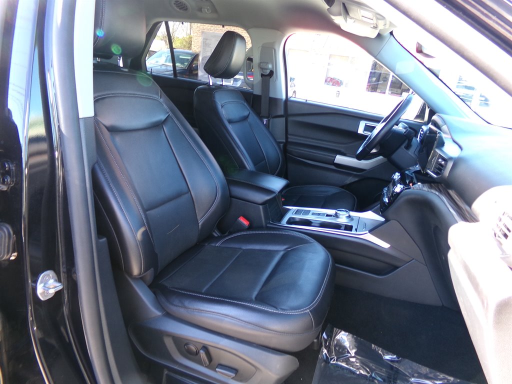 2022 Ford Explorer Limited photo