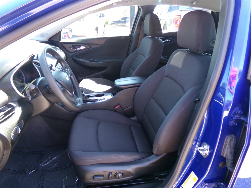2023 Chevrolet Malibu 1LT photo