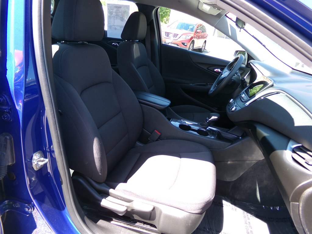 2023 Chevrolet Malibu 1LT photo
