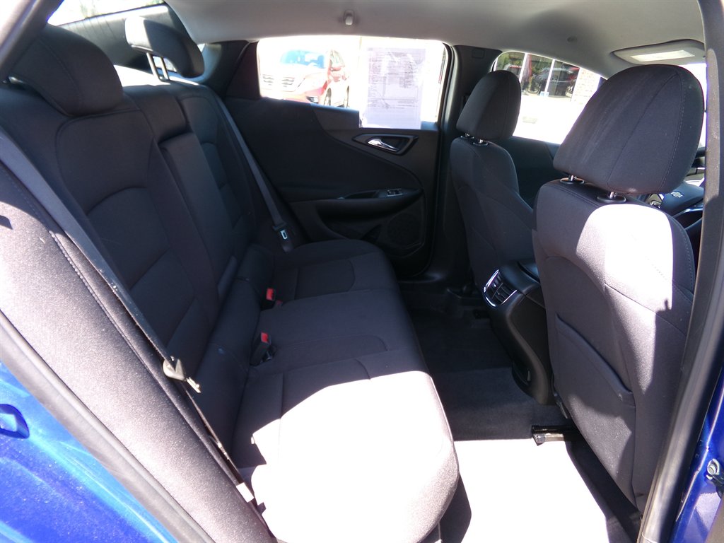 2023 Chevrolet Malibu 1LT photo