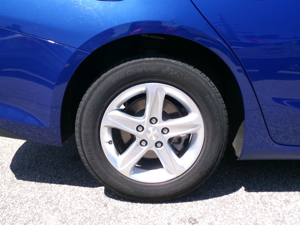 2023 Chevrolet Malibu 1LT photo