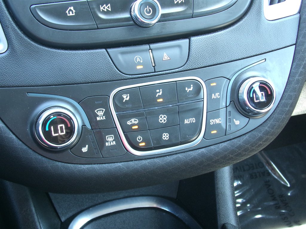 2023 Chevrolet Malibu 1LT photo