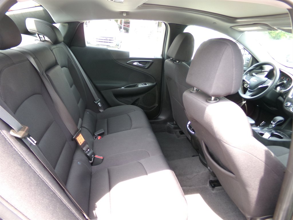 2023 Chevrolet Malibu 1LT photo