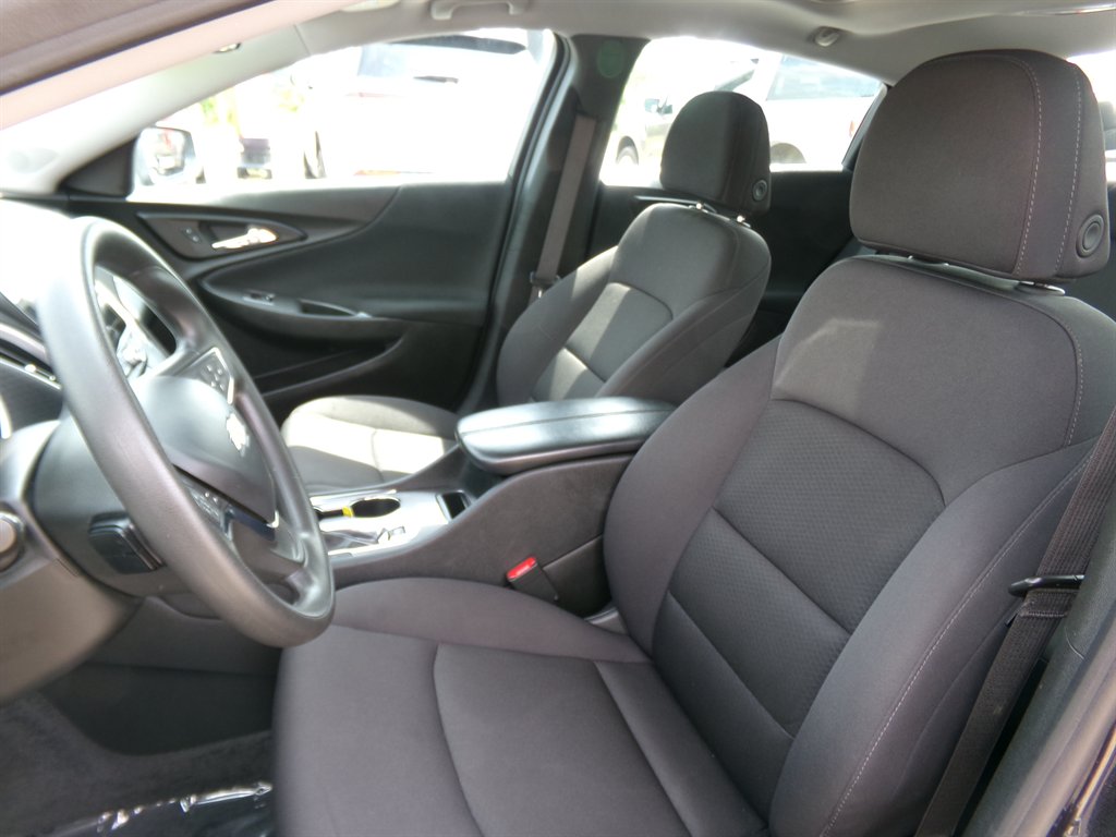 2023 Chevrolet Malibu 1LT photo
