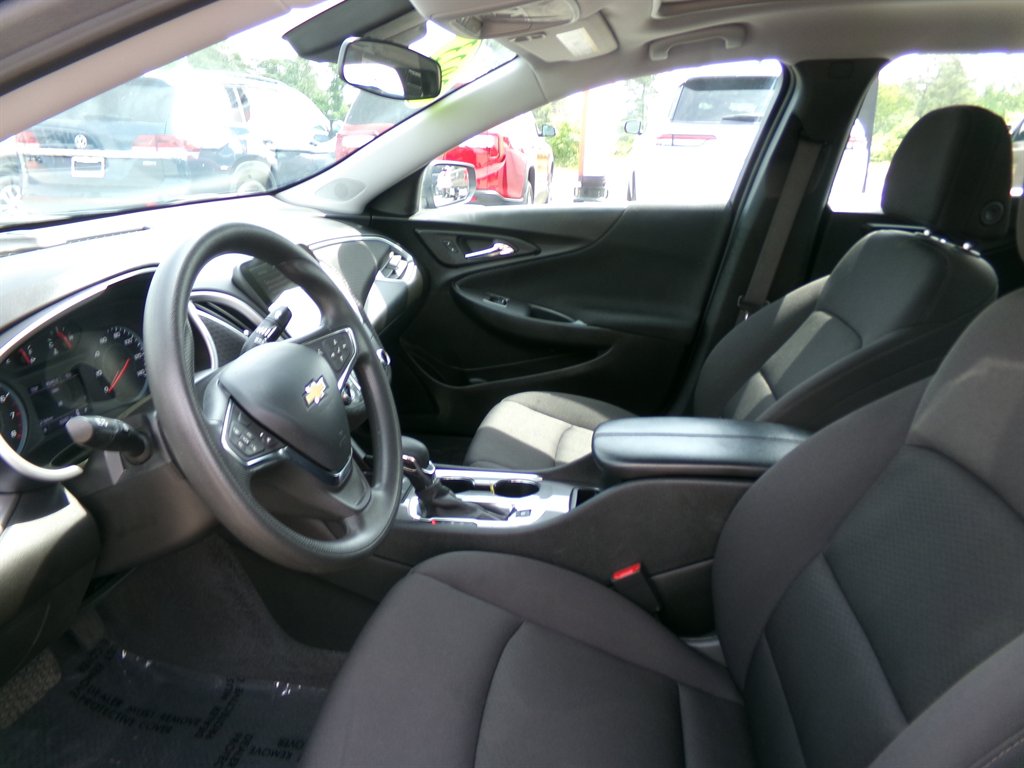 2023 Chevrolet Malibu 1LT photo