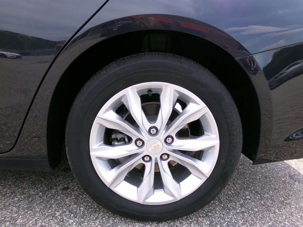 2023 Chevrolet Malibu 1LT photo
