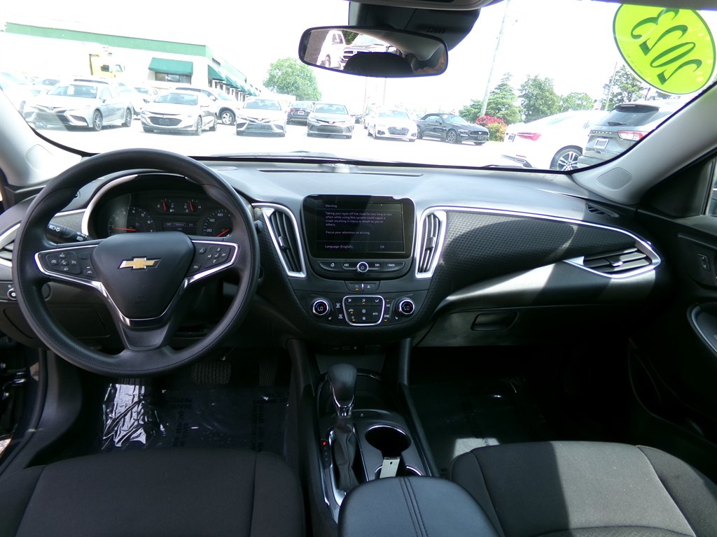 2023 Chevrolet Malibu 1LT photo