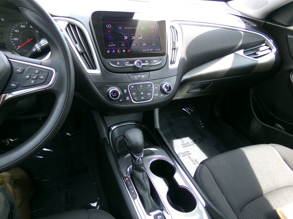2023 Chevrolet Malibu 1LT photo