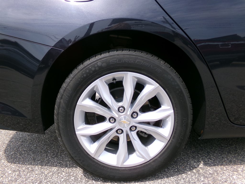 2023 Chevrolet Malibu 1LT photo