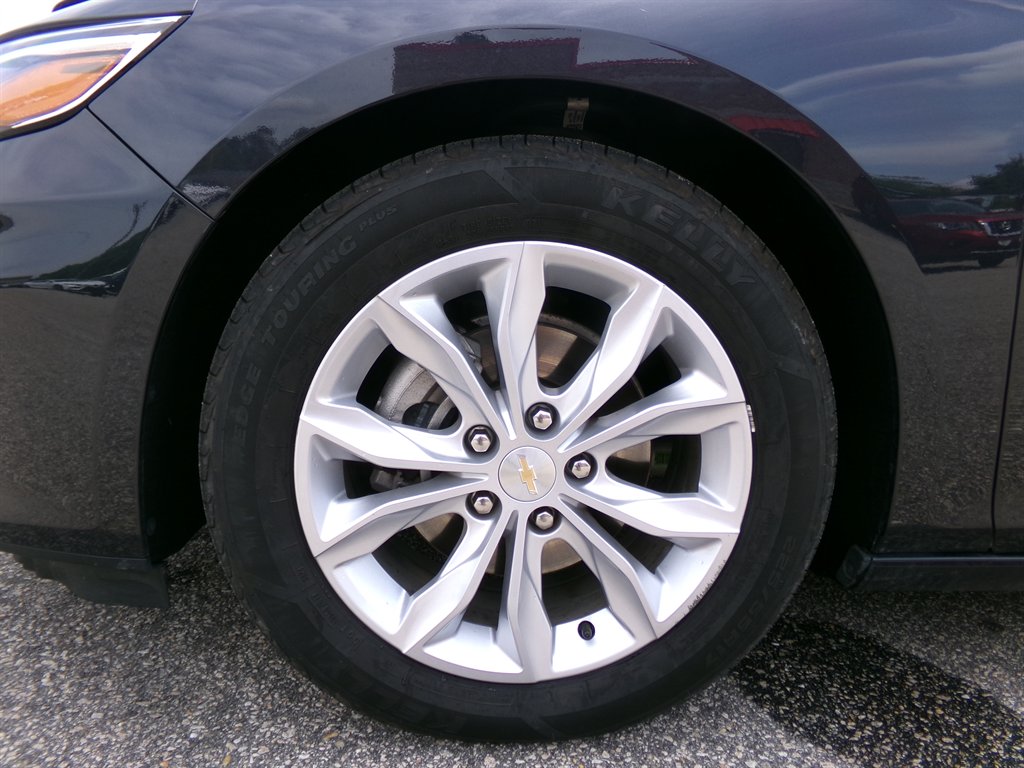 2023 Chevrolet Malibu 1LT photo