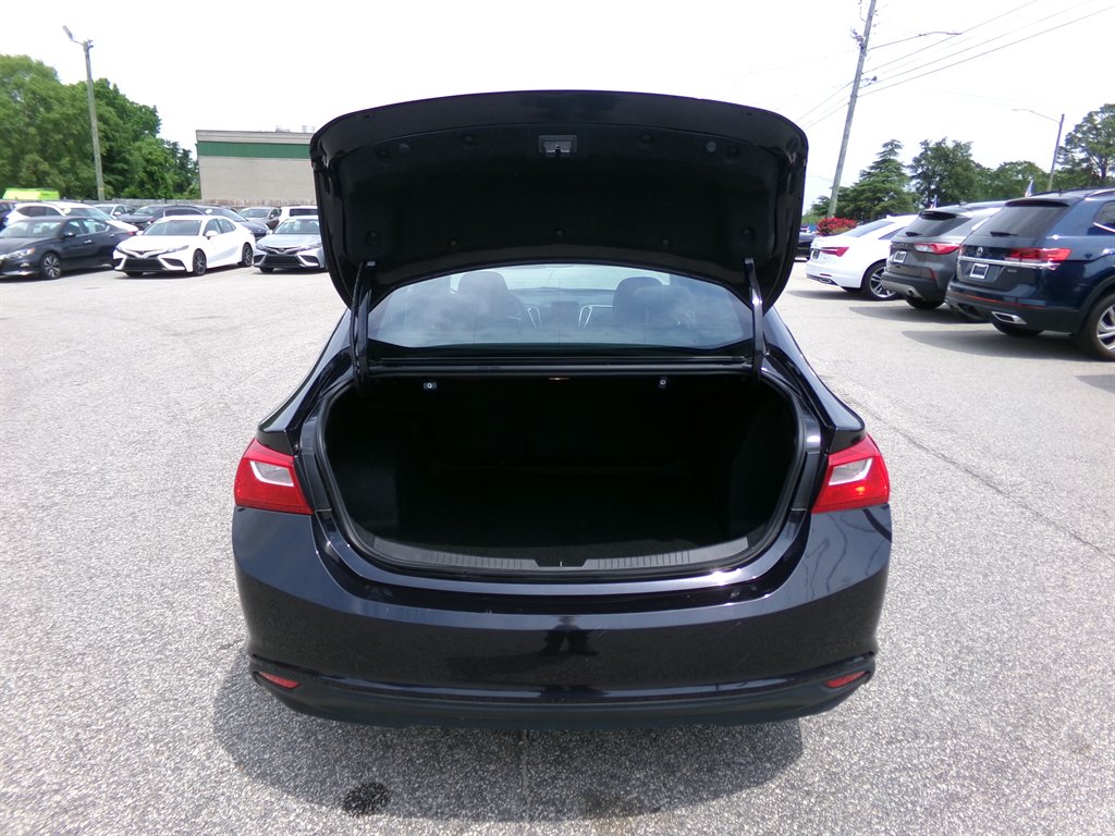 2023 Chevrolet Malibu 1LT photo