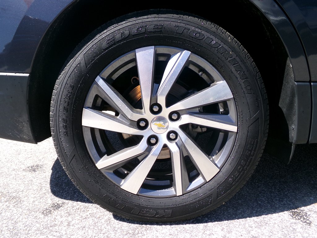 2022 Chevrolet Equinox - $21,988