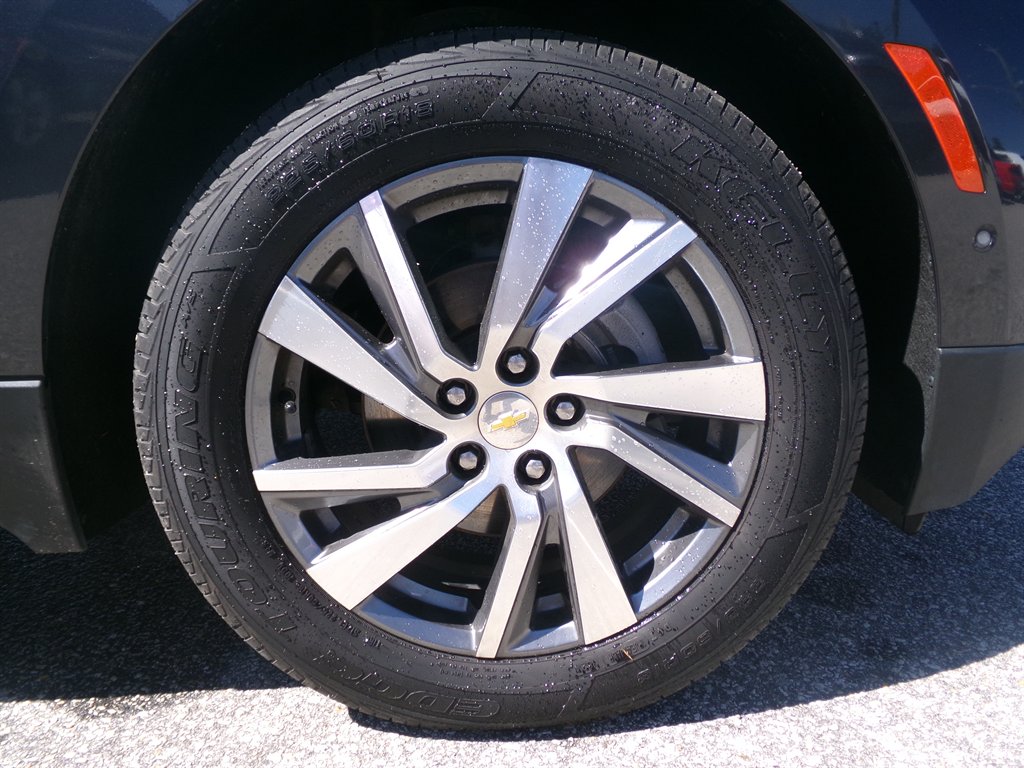 2022 Chevrolet Equinox - $21,988