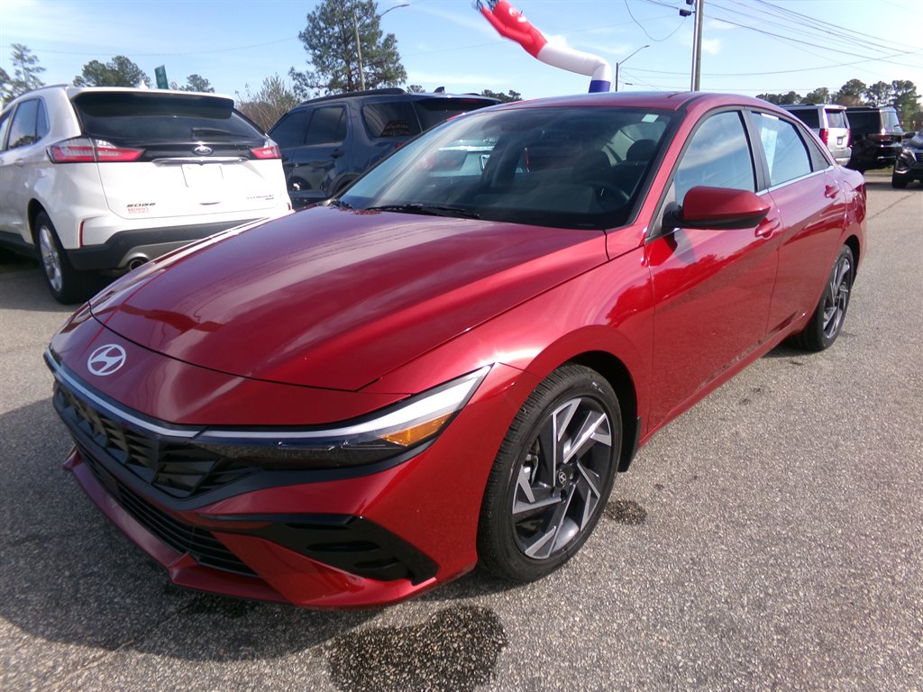2025 Hyundai Elantra - $27,584