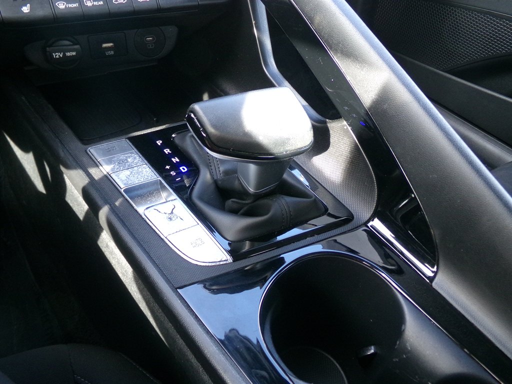 2025 Hyundai Elantra - $27,584