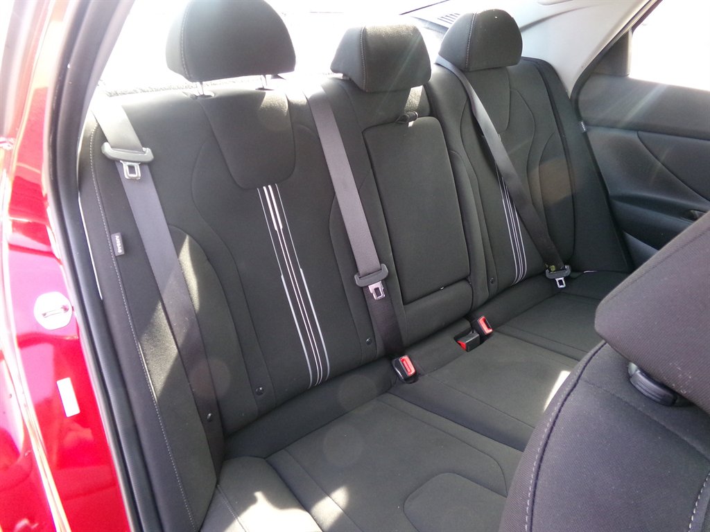 2025 Hyundai Elantra - $27,584