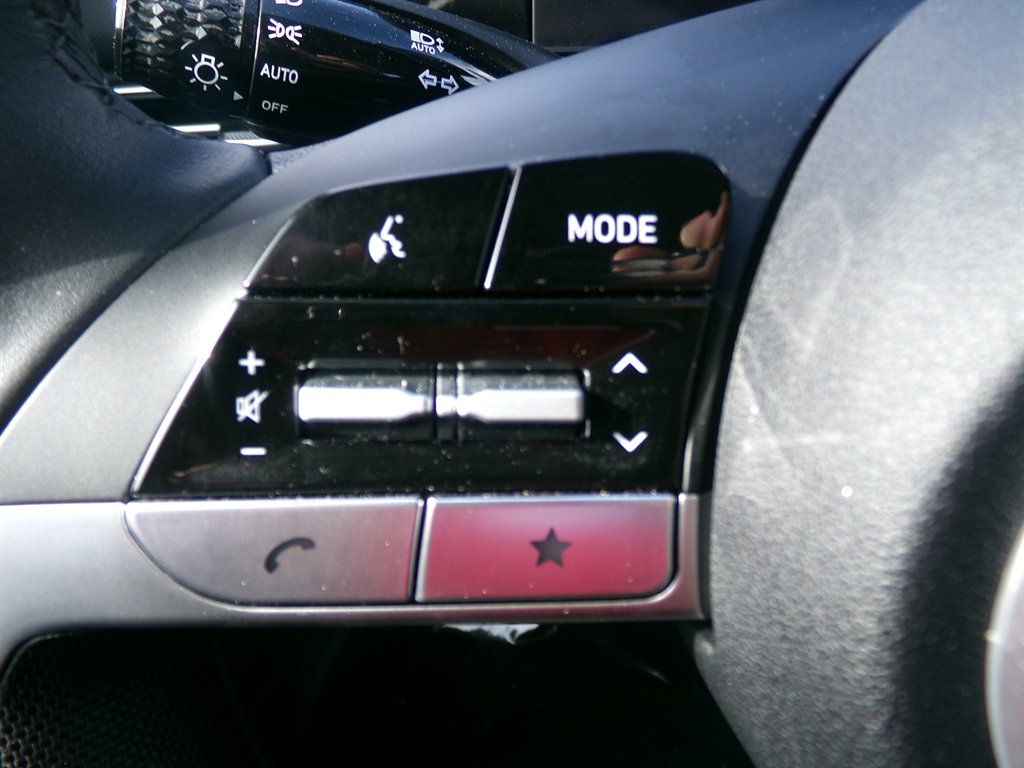 2025 Hyundai Elantra - $27,584