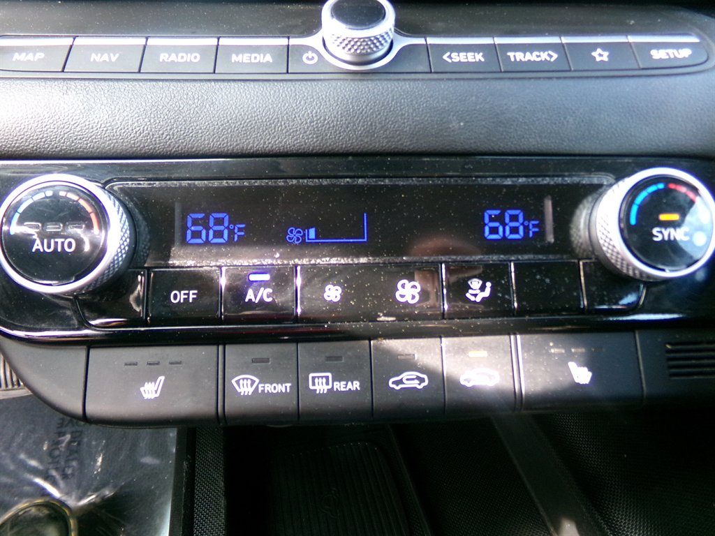 2025 Hyundai Elantra - $27,584