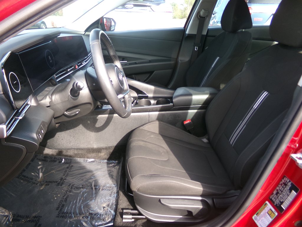 2025 Hyundai Elantra - $27,584