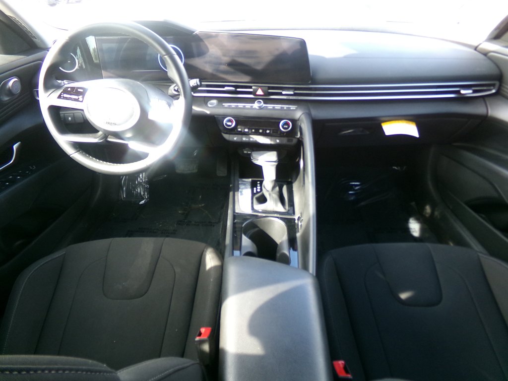 2025 Hyundai Elantra - $27,584