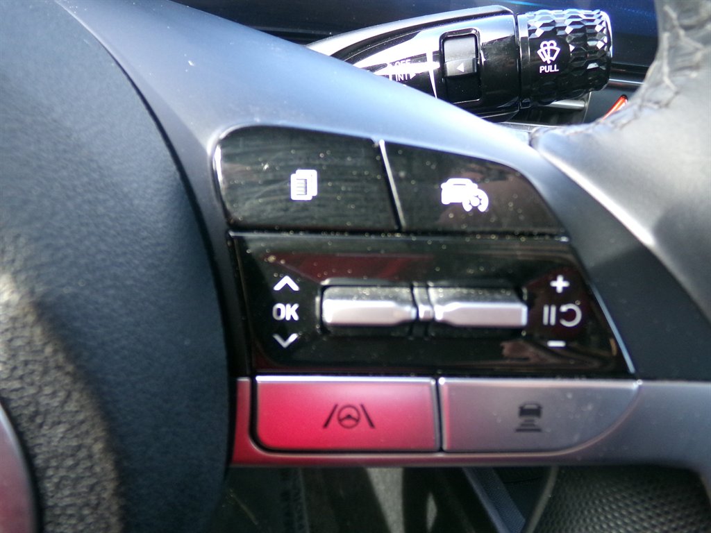 2025 Hyundai Elantra - $27,584