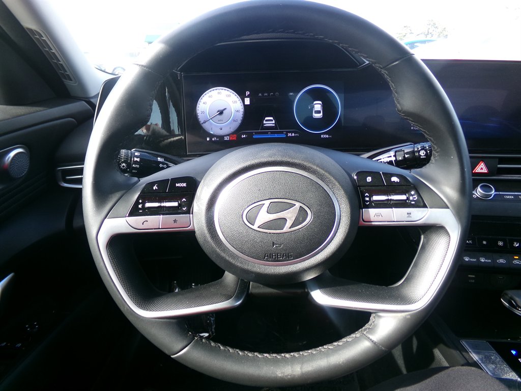 2025 Hyundai Elantra - $27,584
