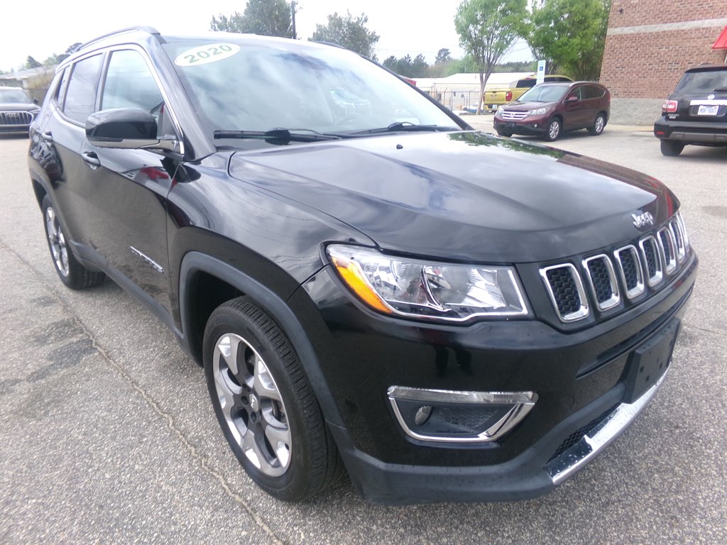 View vehicle photo 3