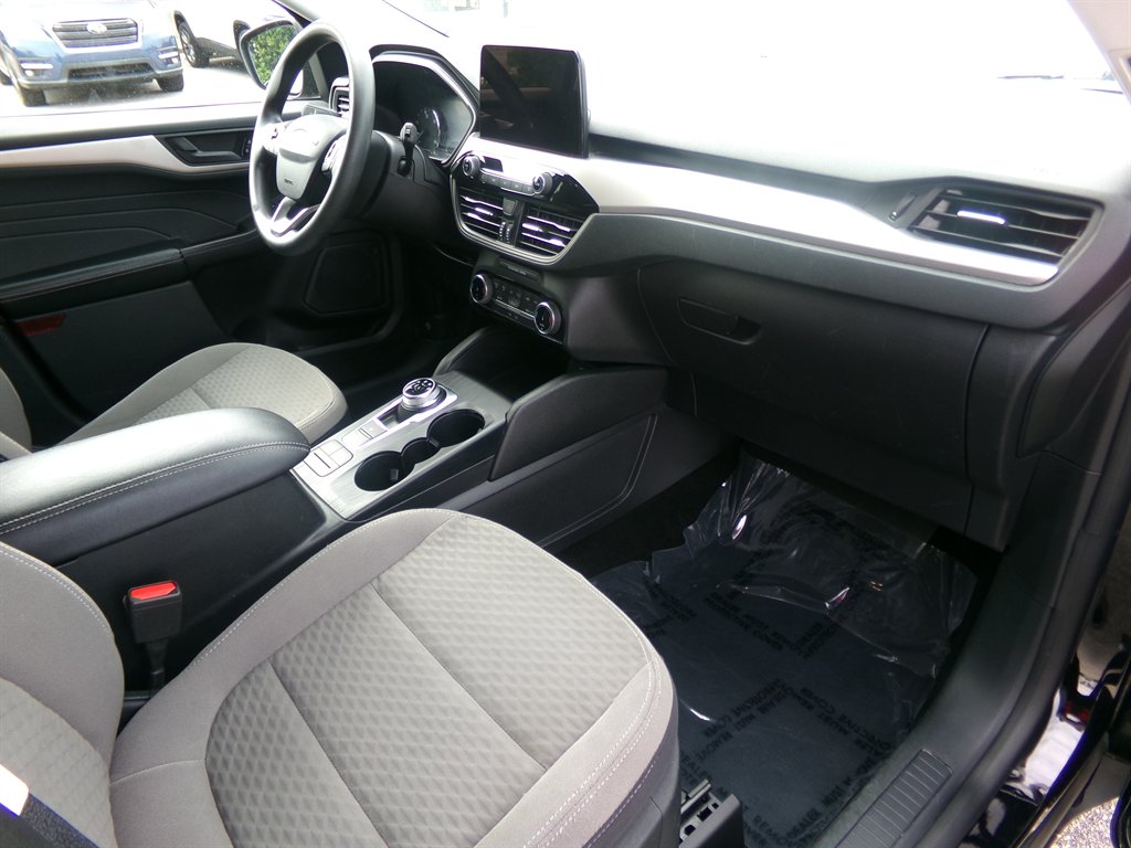 2022 Ford Escape - $19,932