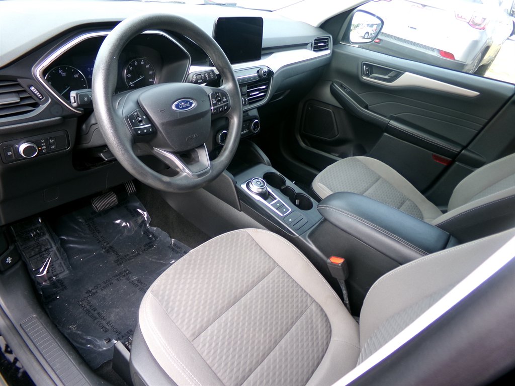 2022 Ford Escape - $19,932