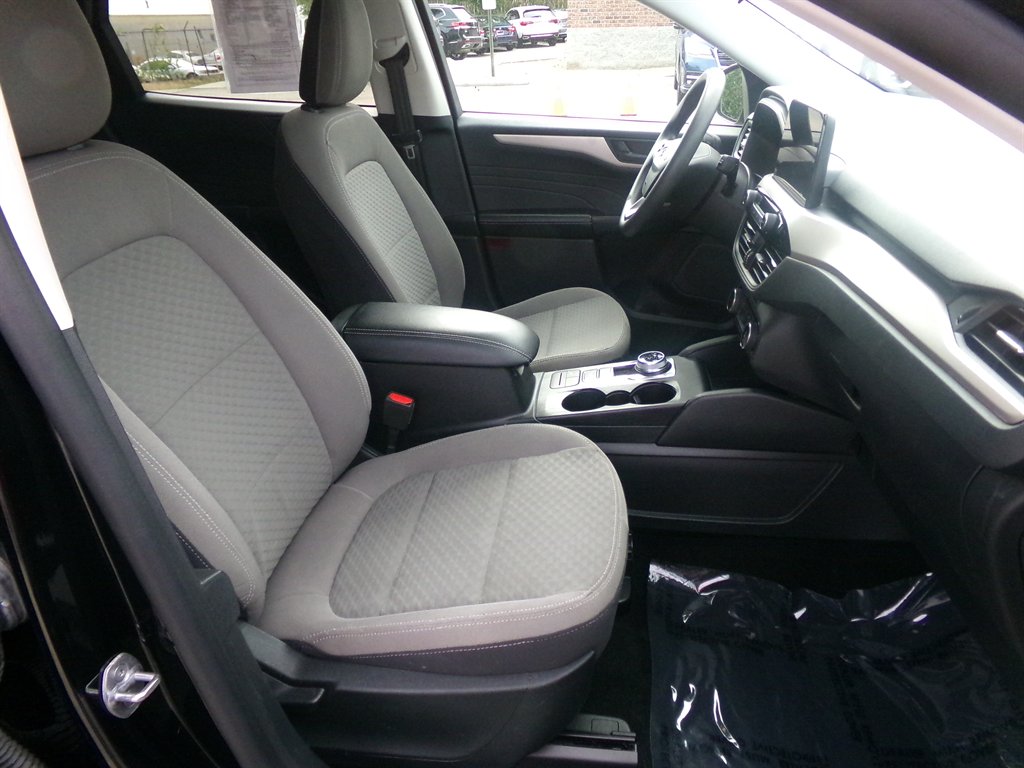 2022 Ford Escape - $19,932